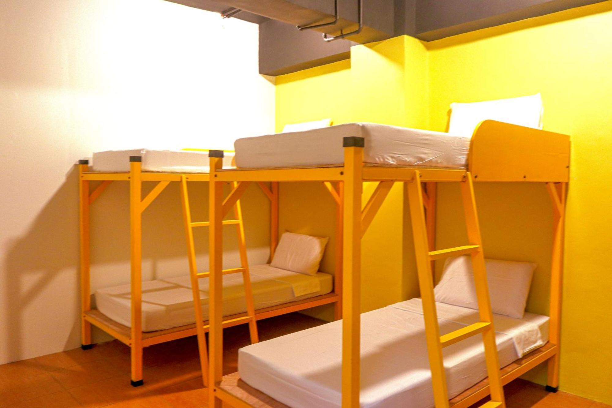 Cheese Hostel Manila Makati City Exterior photo